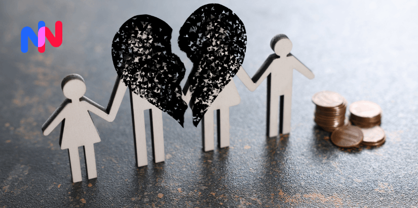 Des statuettes signifiant une famille, avec une cœur brisé sur les deux parents